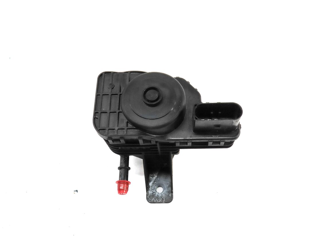 Thumbnail 2: 2009-2011 BMW X5 335D (E70 E90) 3.0L M57Y DIESEL EMISSION FLUID TRANSFER PUMP