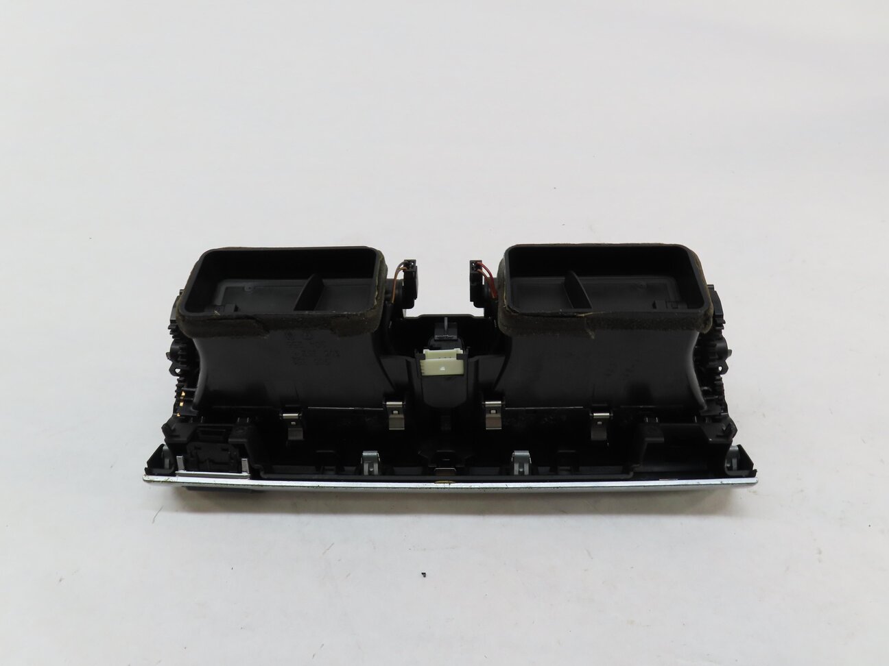 Thumbnail 4: 2009 BMW X5 (E70) FRONT CENTER DASH HEATER A/C AIR VENT w/ LOCK SWITCH