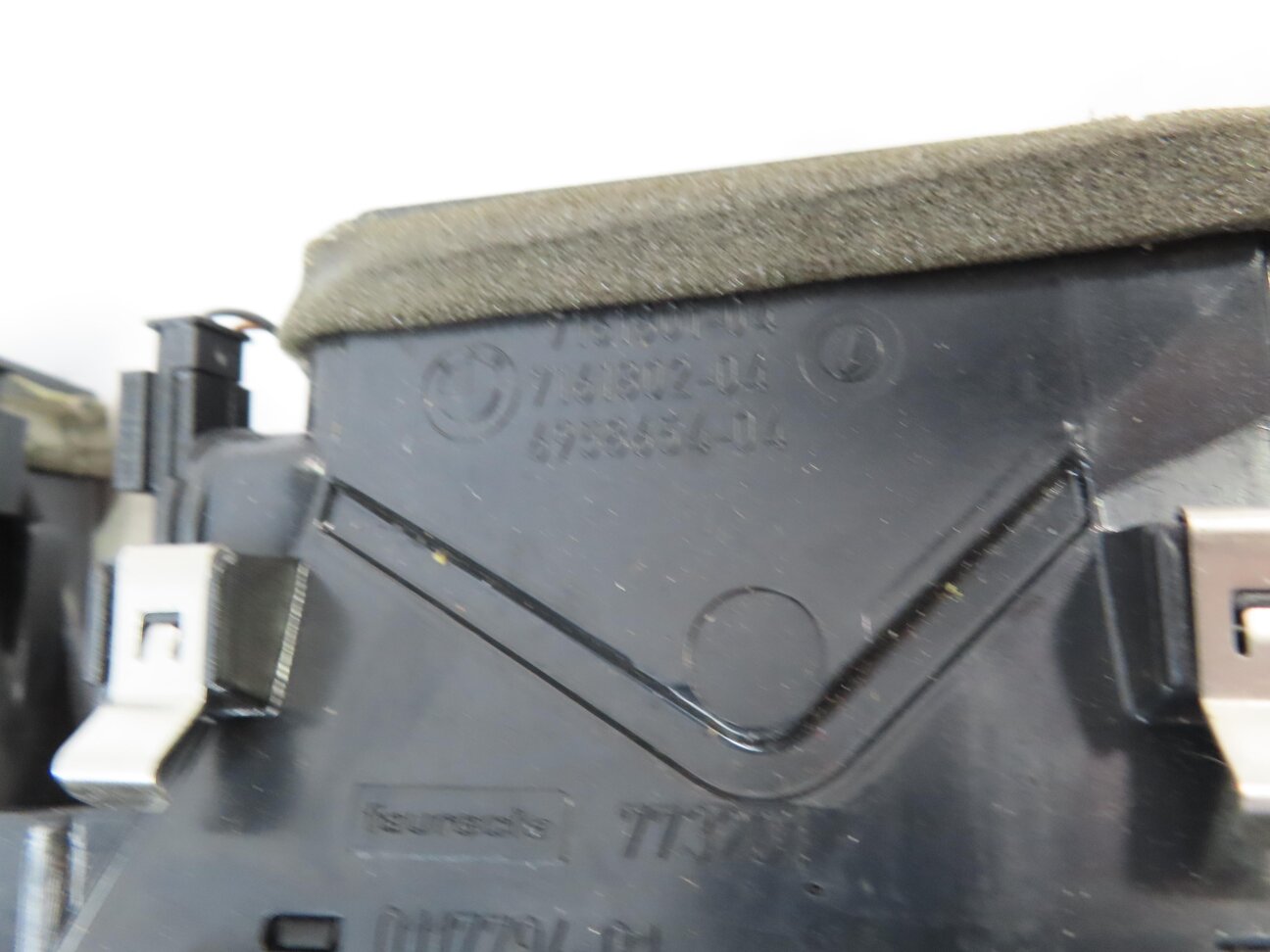Thumbnail 5: 2009 BMW X5 (E70) FRONT CENTER DASH HEATER A/C AIR VENT w/ LOCK SWITCH