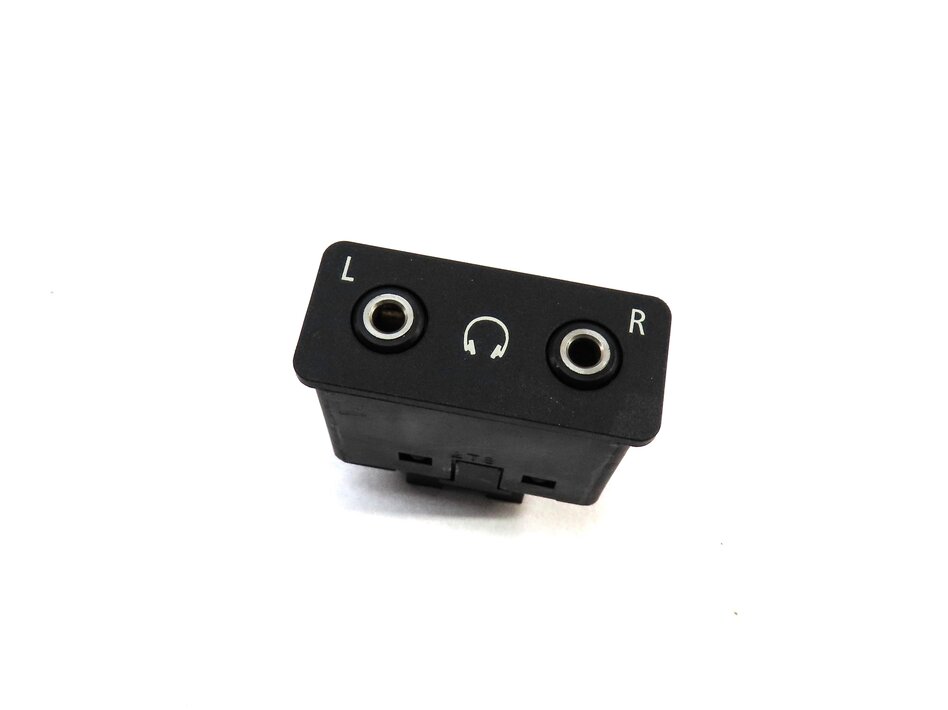 2009 BMW X5 (E70) REAR MEDIA AUX AUXILIARY AUDIO HEADPHONE JACK