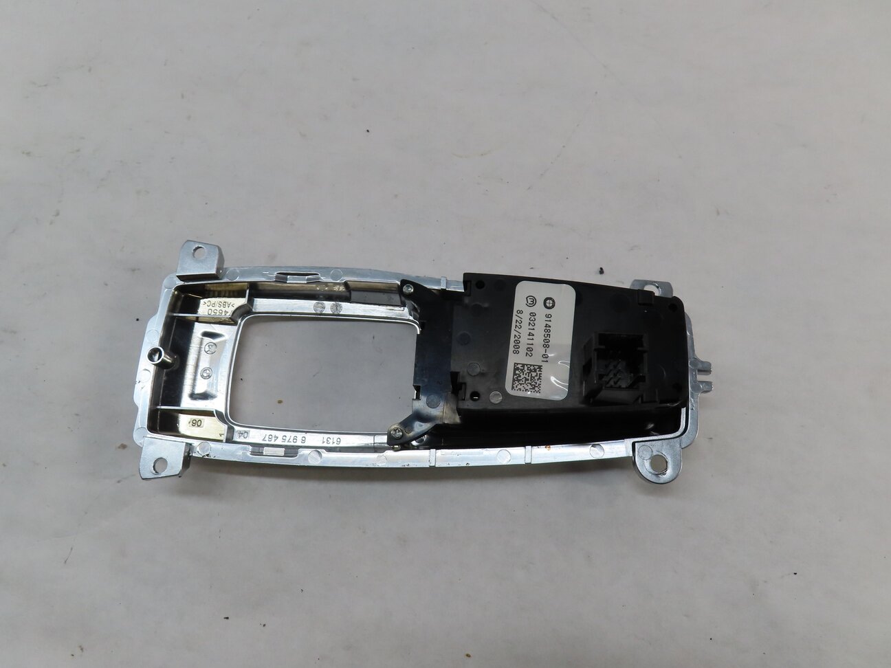 Thumbnail 4: 2009 BMW X5 (E70) EMERGENCY PARKING BRAKE SWITCH BUTTON w/ TRIM