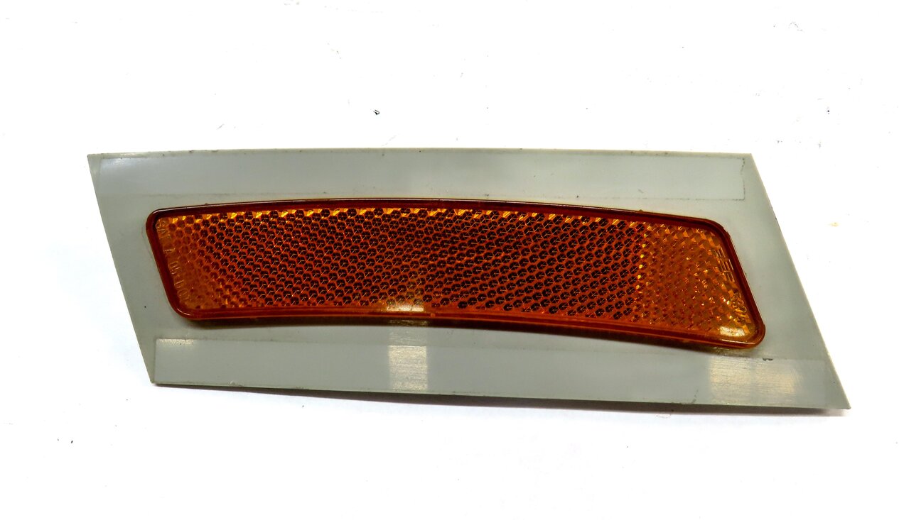 Thumbnail 2: 2009 BMW X5 (E70) FRONT LEFT DRIVER BUMPER REFLECTOR