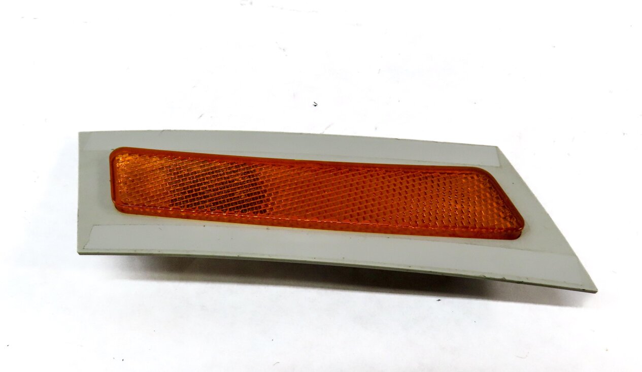 Thumbnail 3: 2009 BMW X5 (E70) FRONT LEFT DRIVER BUMPER REFLECTOR