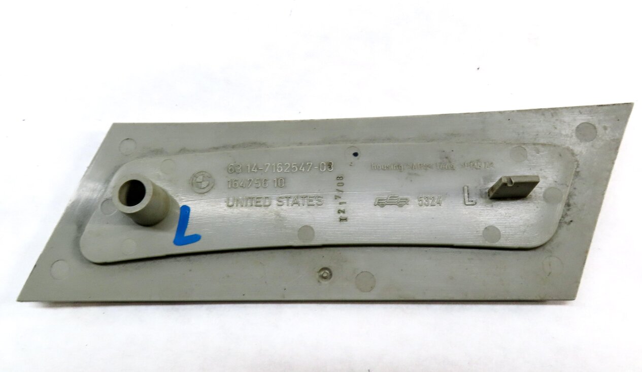 Thumbnail 4: 2009 BMW X5 (E70) FRONT LEFT DRIVER BUMPER REFLECTOR