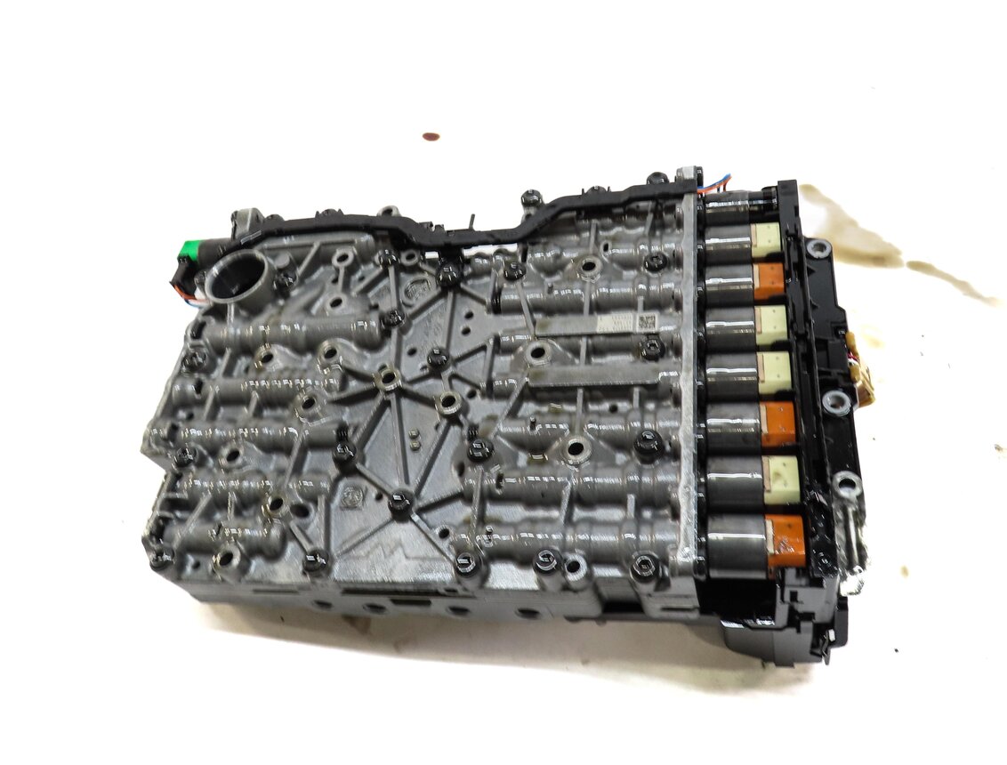 Thumbnail 4: 10-11 BMW 535i 535iGT (F07 F10) 3.0L - 8HP-45 AUTOMATIC TRANSMISSION VALVE BODY