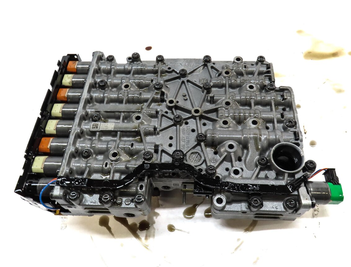 Thumbnail 5: 10-11 BMW 535i 535iGT (F07 F10) 3.0L - 8HP-45 AUTOMATIC TRANSMISSION VALVE BODY