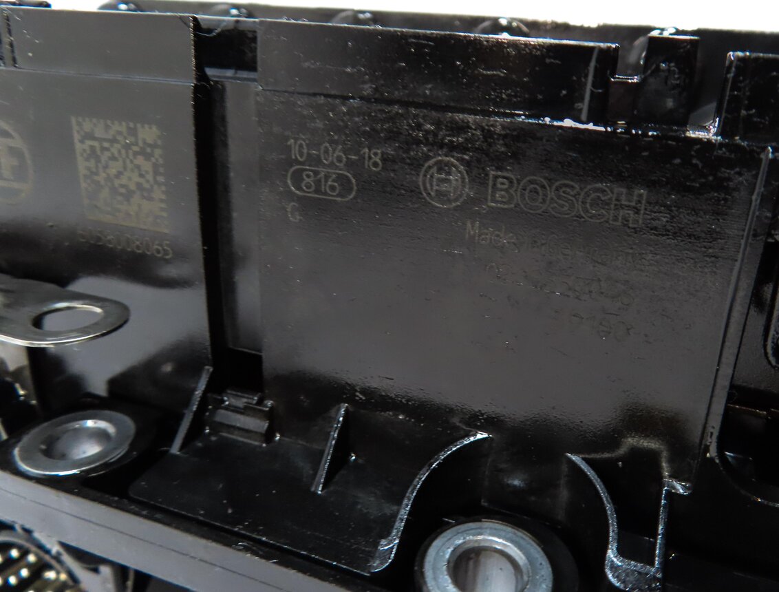 Thumbnail 6: 10-11 BMW 535i 535iGT (F07 F10) 3.0L - 8HP-45 AUTOMATIC TRANSMISSION VALVE BODY