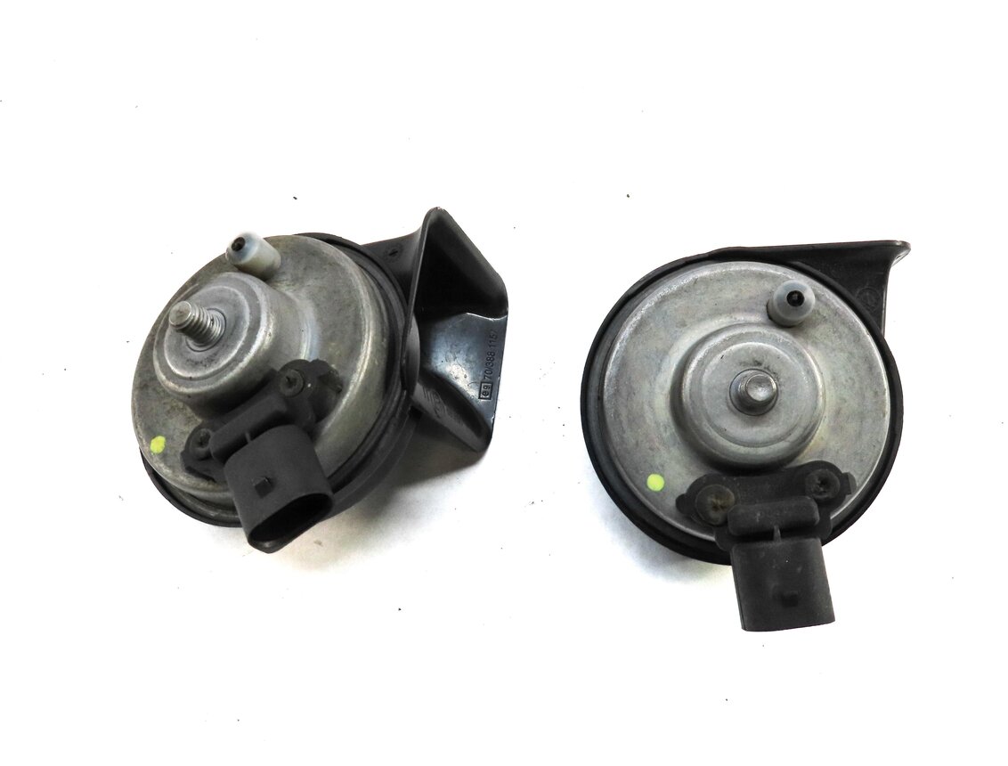 Thumbnail 3: 2011-2016 BMW 528i 535i 535iGT 550i 550iGT M5 (F10 F07) HIGH & LOW TONE HORN SET