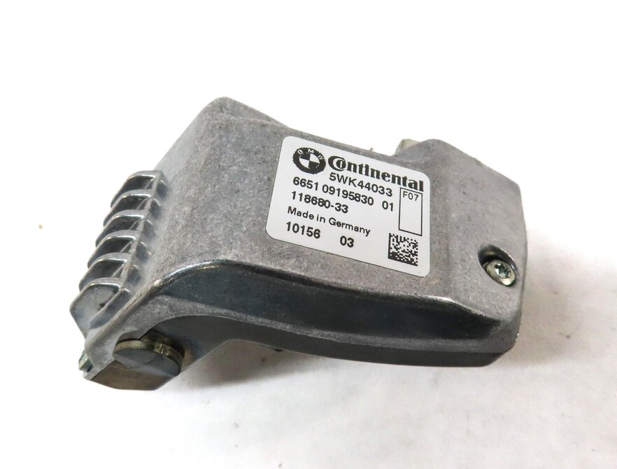 Thumbnail 4: 2010-2013 BMW 535iGT 550iGT (F07) FRONT LANE DEPARTURE WARNING CAMERA