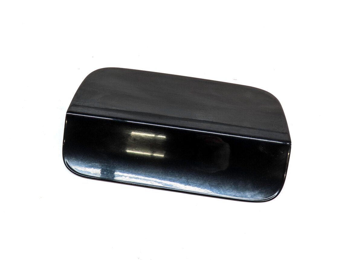 2010-2017 BMW 535iGT 550iGT (F07) FUEL TANK DOOR TRIM COVER (BLACK SAPPHIRE 475)