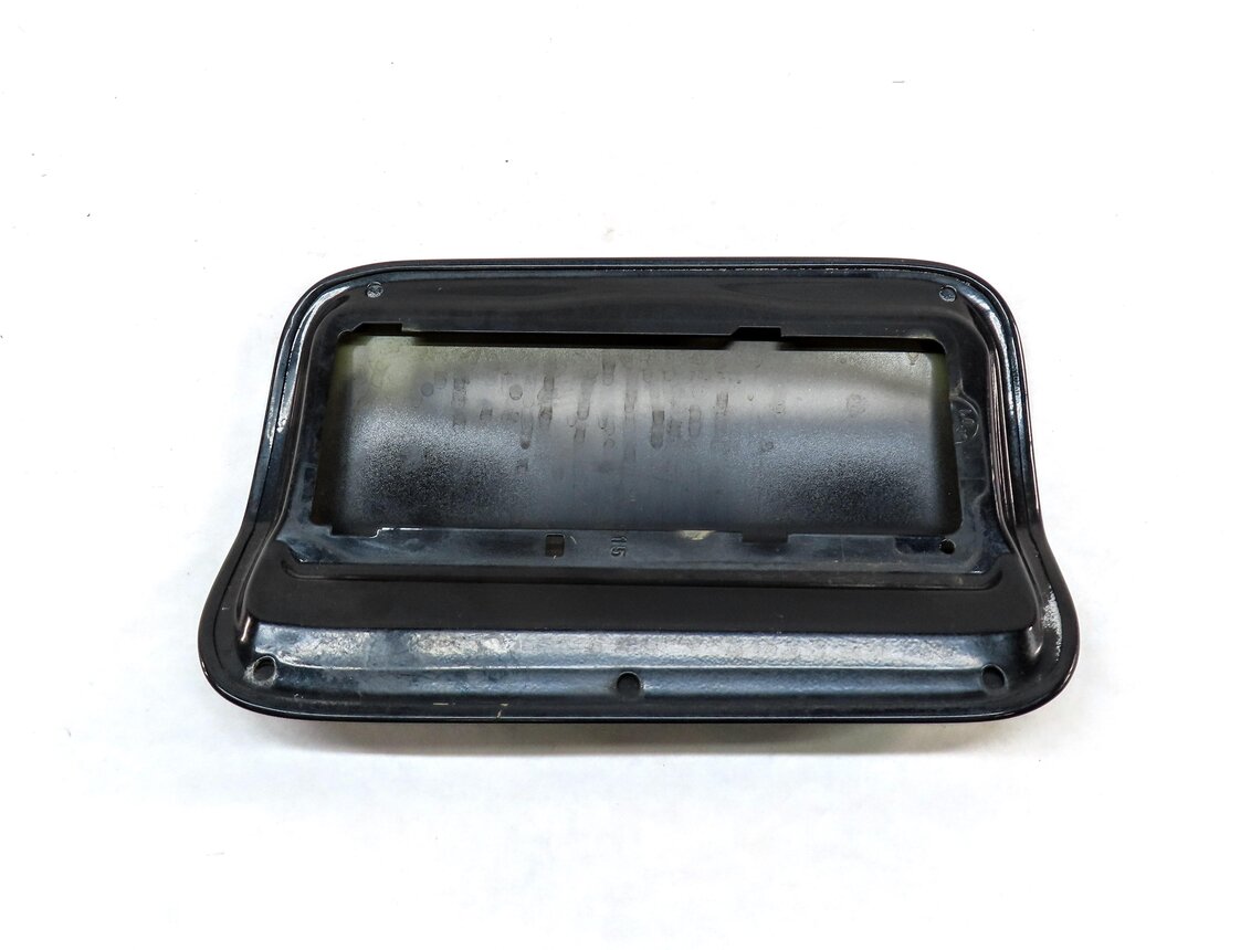 Thumbnail 4: 2010-2017 BMW 535iGT 550iGT (F07) FUEL TANK DOOR TRIM COVER (BLACK SAPPHIRE 475)