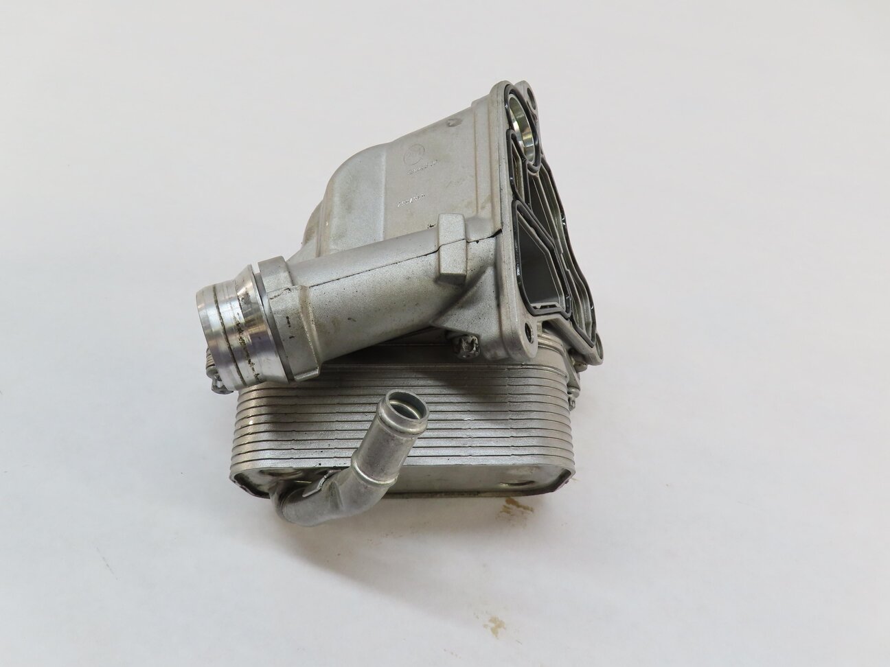 Thumbnail 6: 2010 BMW 535iGT (F07) 3.0L N55 TURBO ENGINE OIL FILTER HOUSING w/ COOLER