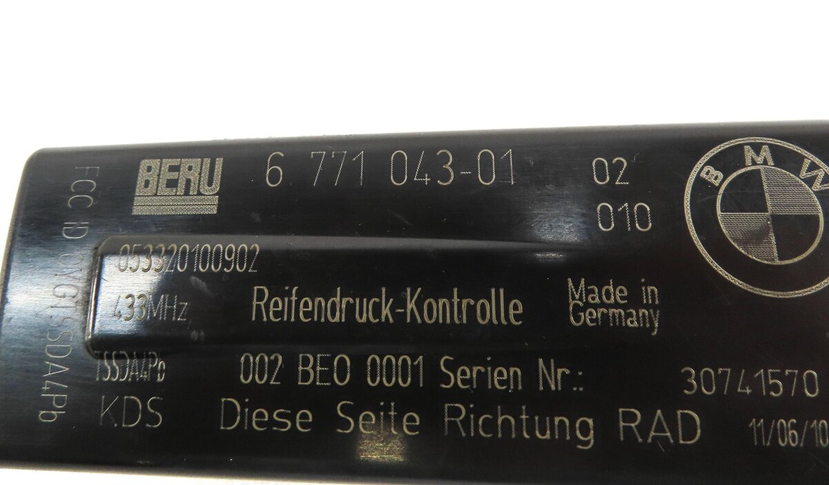 Thumbnail 4: 2010 BMW 535iGT (F07) TPMS TIRE AIR PRESSURE SENSOR ANTENNA MODULE
