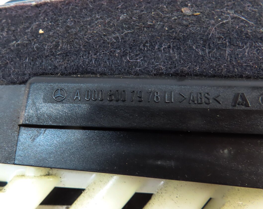 Thumbnail 4: 2014 MERCEDES E350 (A207 C207 W207) FRONT LEFT DRIVER SEAT LUMBAR VALVE CONTROL