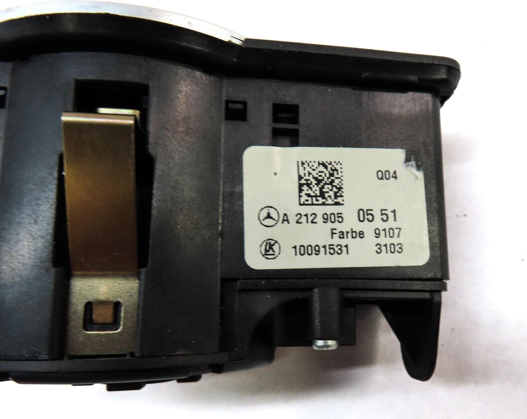 Thumbnail 5: 12-21 MERCEDES B CLA E G GL ML CLS SLK (A207 C207 W207 W212) HEADLIGHT SWITCH