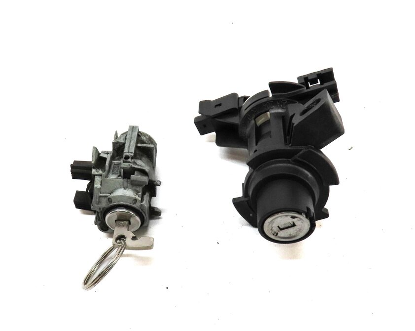 Thumbnail 2: 2014 MERCEDES E350 (C207) DRIVER DOOR TRUNK LOCK CYLINDER & KEY SET-3