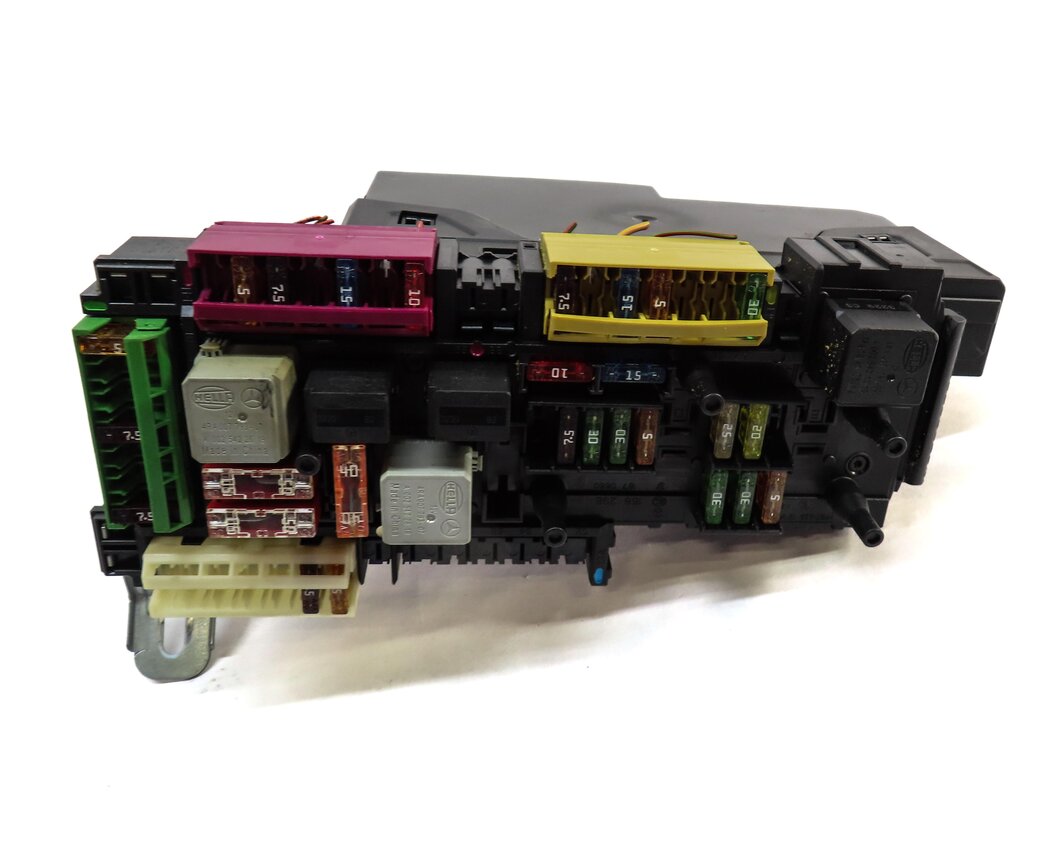 Thumbnail 4: 2014 MERCEDES E350 (C207) COUPE REAR SIGNAL ACQUISITION CONTROL MODULE SAM BOX