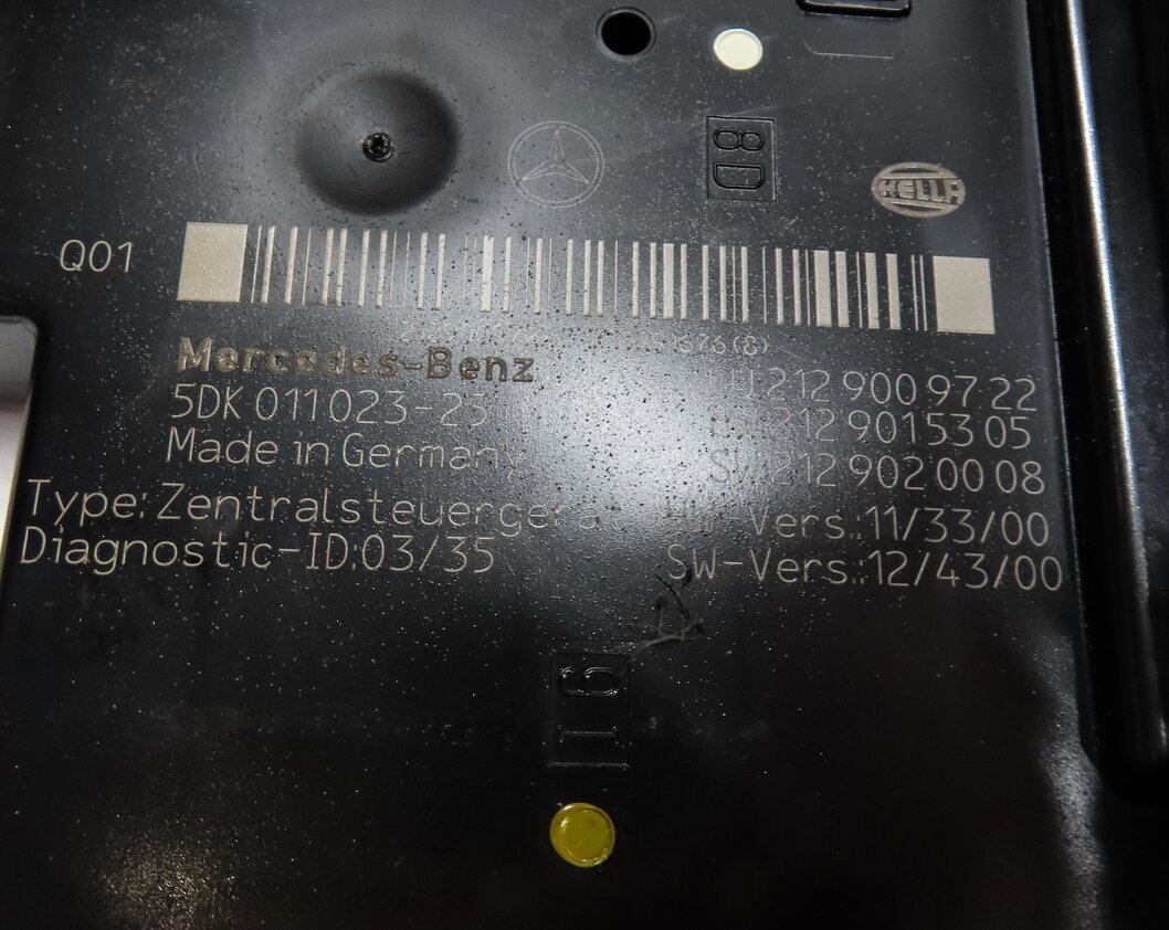 Thumbnail 5: 2014 MERCEDES E350 (C207) COUPE REAR SIGNAL ACQUISITION CONTROL MODULE SAM BOX