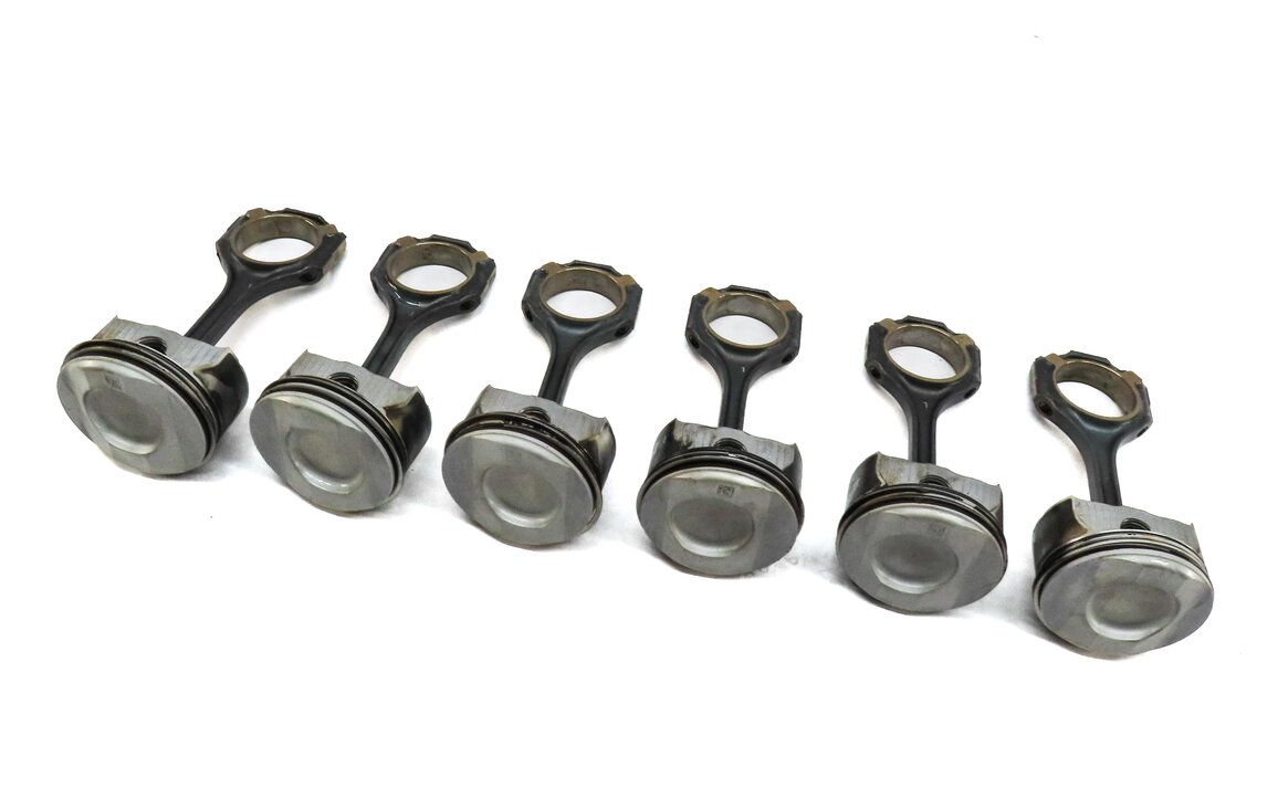 Thumbnail 1: 12-16 MERCEDES C E GLK ML SLK (W204 W207 W212 W166) M276 ENGINE PISTON SET