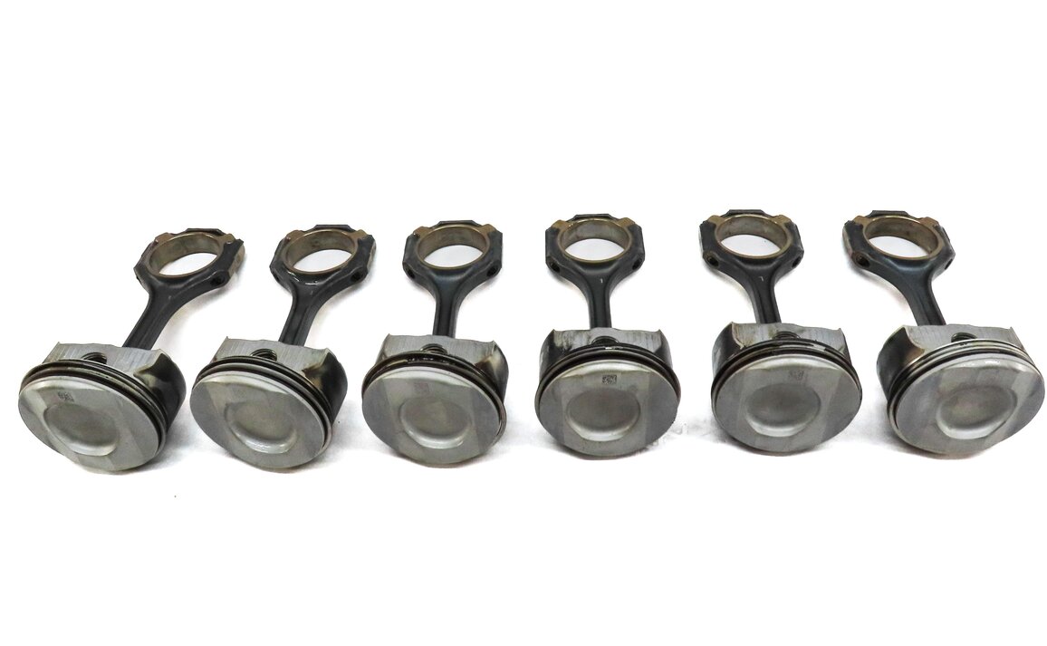 Thumbnail 2: 12-16 MERCEDES C E GLK ML SLK (W204 W207 W212 W166) M276 ENGINE PISTON SET