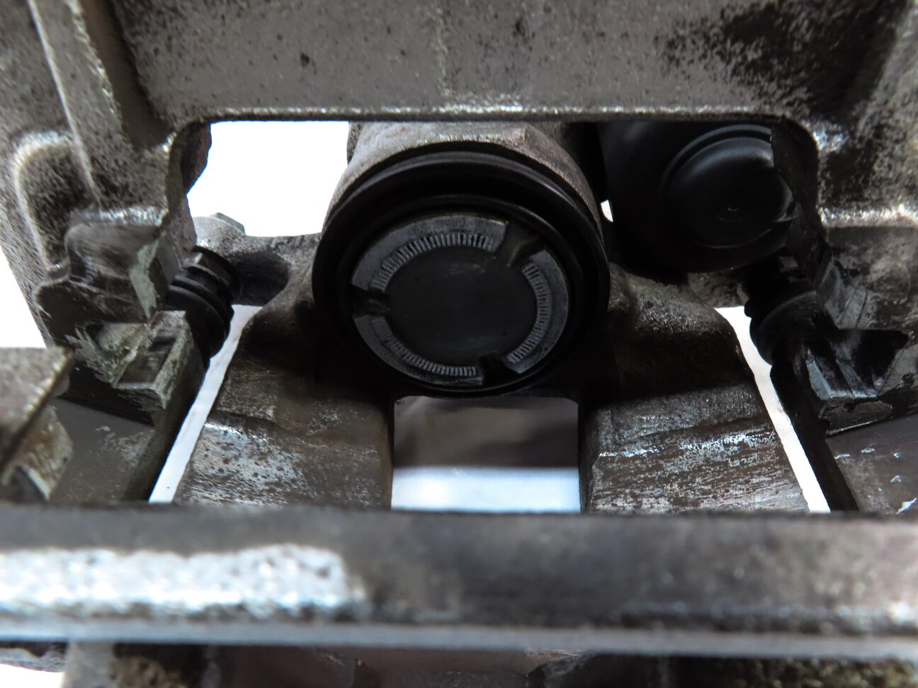 Thumbnail 6: 17-19 AUDI A4 A5 (B9 8W 8W6 F5) REAR RIGHT PASSENGER BRAKE CALIPER w/ ACTUATOR
