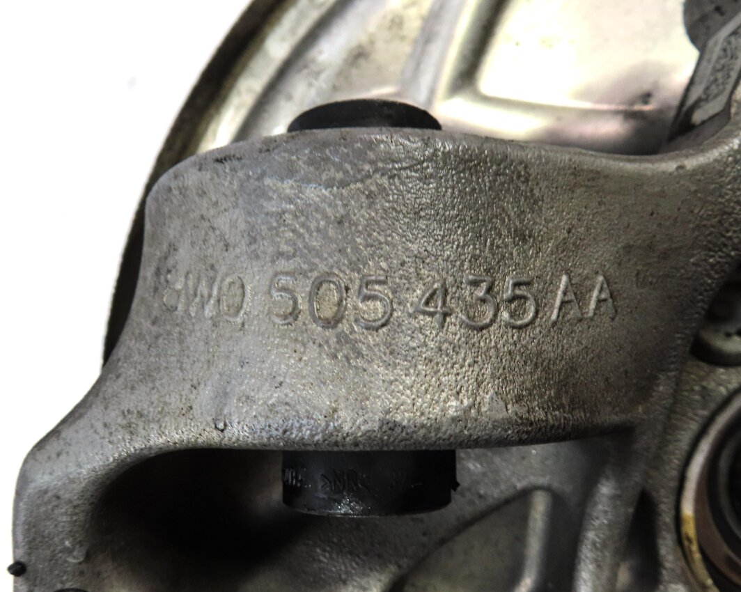 Thumbnail 6: 2017-2019 AUDI A4 A5 S5 (B9 8W 8W6) AWD REAR LEFT DRIVER SPINDLE KNUCKLE HUB