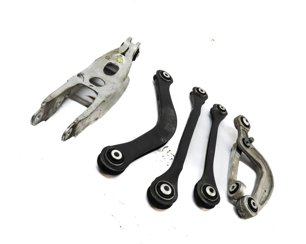 Thumbnail 3: 2017-2019 AUDI A4 ALLROAD (B9 8W) REAR RIGHT PASSENGER CONTROL ARM SET