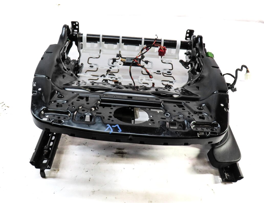 17-19 AUDI A4 (B9 8W) LEFT FRONT DRIVER MEMORY SEAT TRACK w/ MOTORS (NON SPORT)