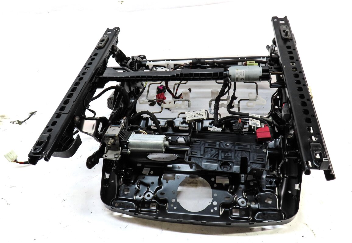 Thumbnail 4: 17-19 AUDI A4 (B9 8W) LEFT FRONT DRIVER MEMORY SEAT TRACK w/ MOTORS (NON SPORT)
