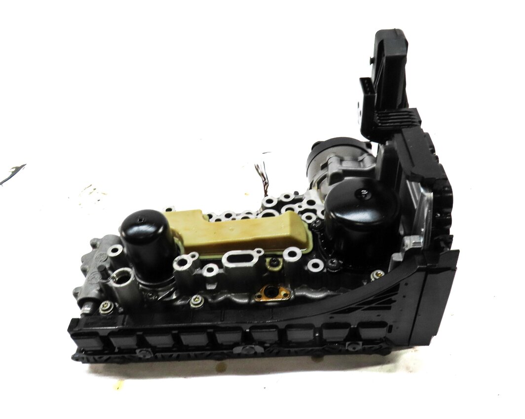 Thumbnail 1: 17-19 AUDI A4 A5 B9 8W 8WS 2.0L AUTO AWD TRANSMISSION VALVE BODY w/ MECHATRONIC