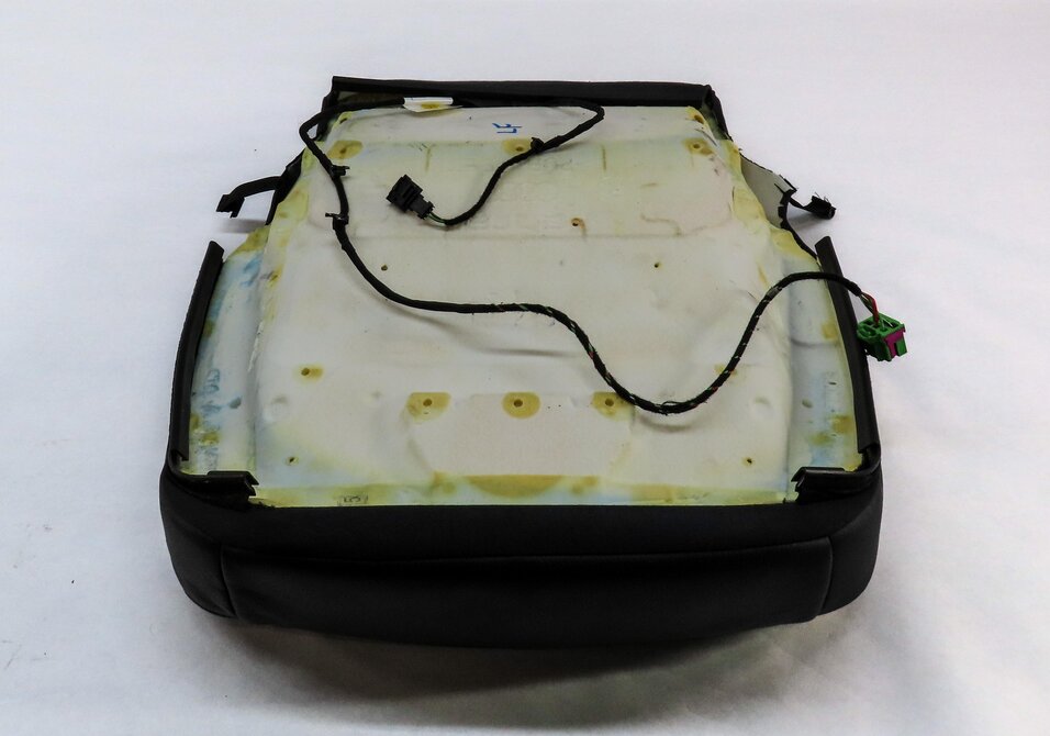 Thumbnail 4: 17-19 AUDI A4 (B9 8W) LEFT FRONT DRIVER LOWER BOTTOM HEATED SEAT CUSHION (BLACK)