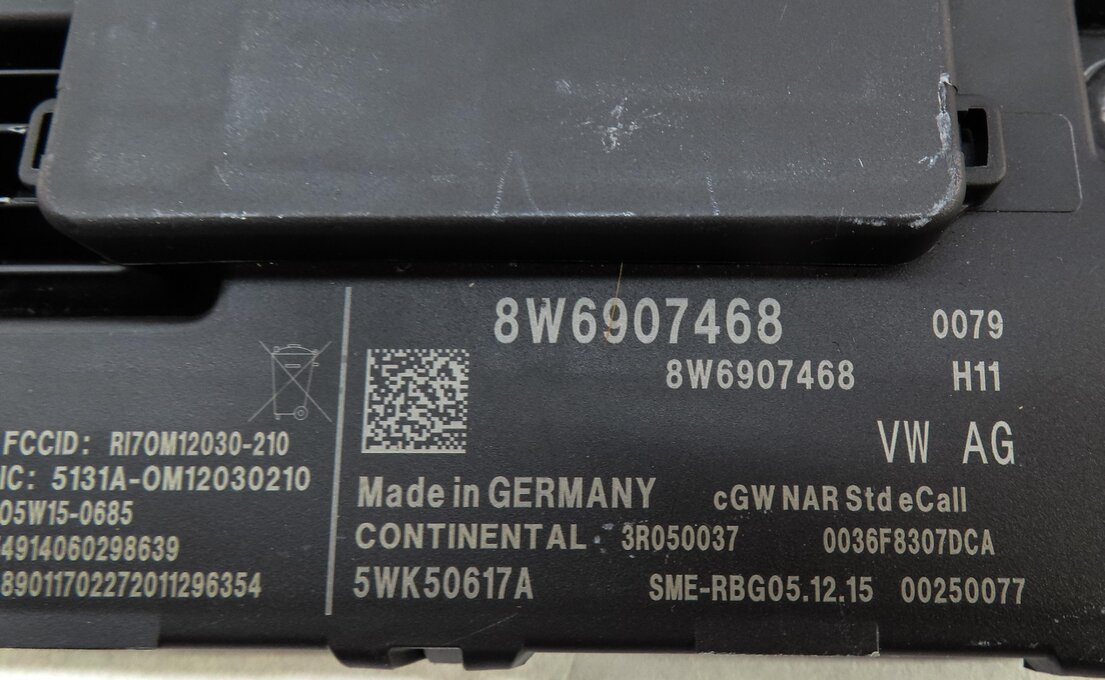 Thumbnail 4: 2017 AUDI A4 (B9 8W) CENTRAL GATEWAY CONTROL MODULE