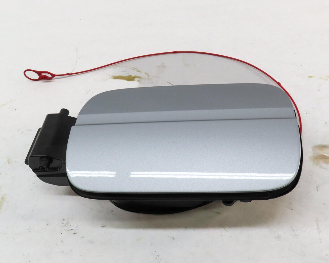 Thumbnail 2: 17-23 AUDI A4 S4 ALLROAD (B9 8W) FUEL TANK DOOR LID COVER TRIM HOUSING (SILVER)