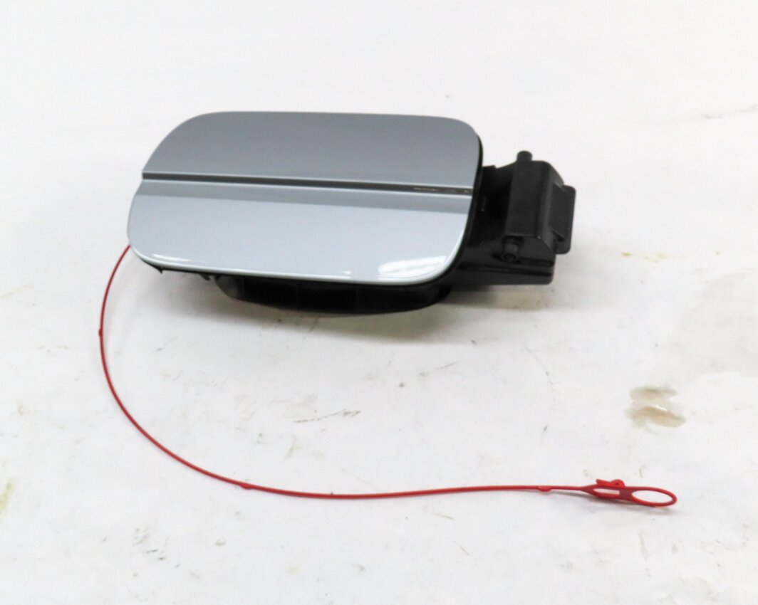 Thumbnail 3: 17-23 AUDI A4 S4 ALLROAD (B9 8W) FUEL TANK DOOR LID COVER TRIM HOUSING (SILVER)