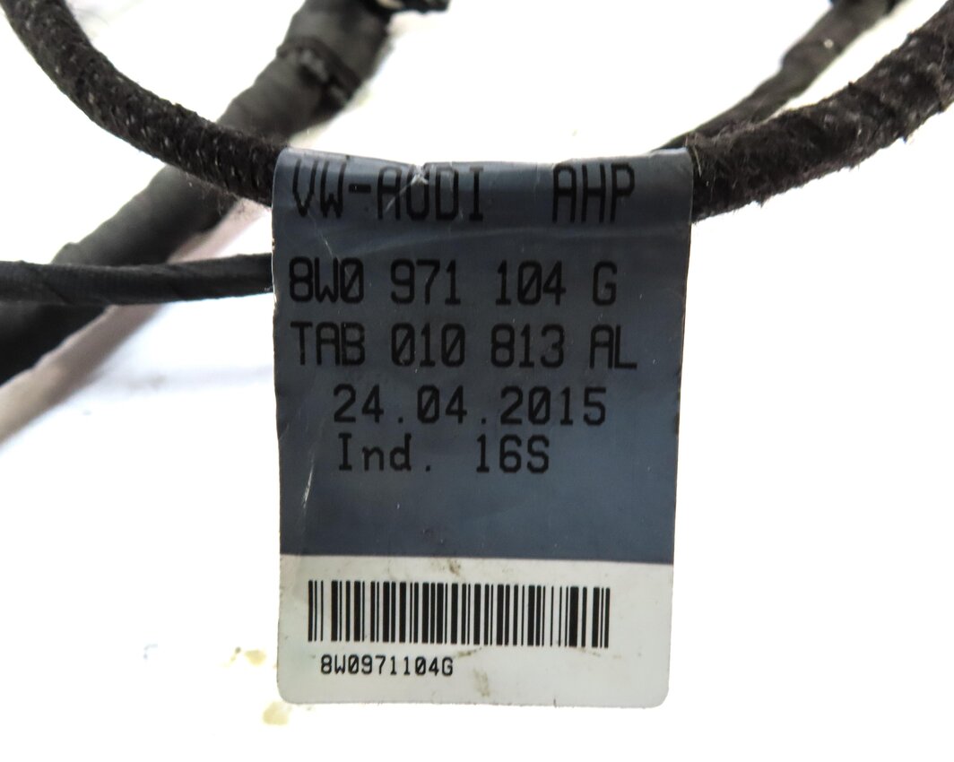 Thumbnail 5: 2017 AUDI A4 (B9 8W) REAR PDC PARK SENSOR SET w/ HARNESS (FLORET SILVER L5)