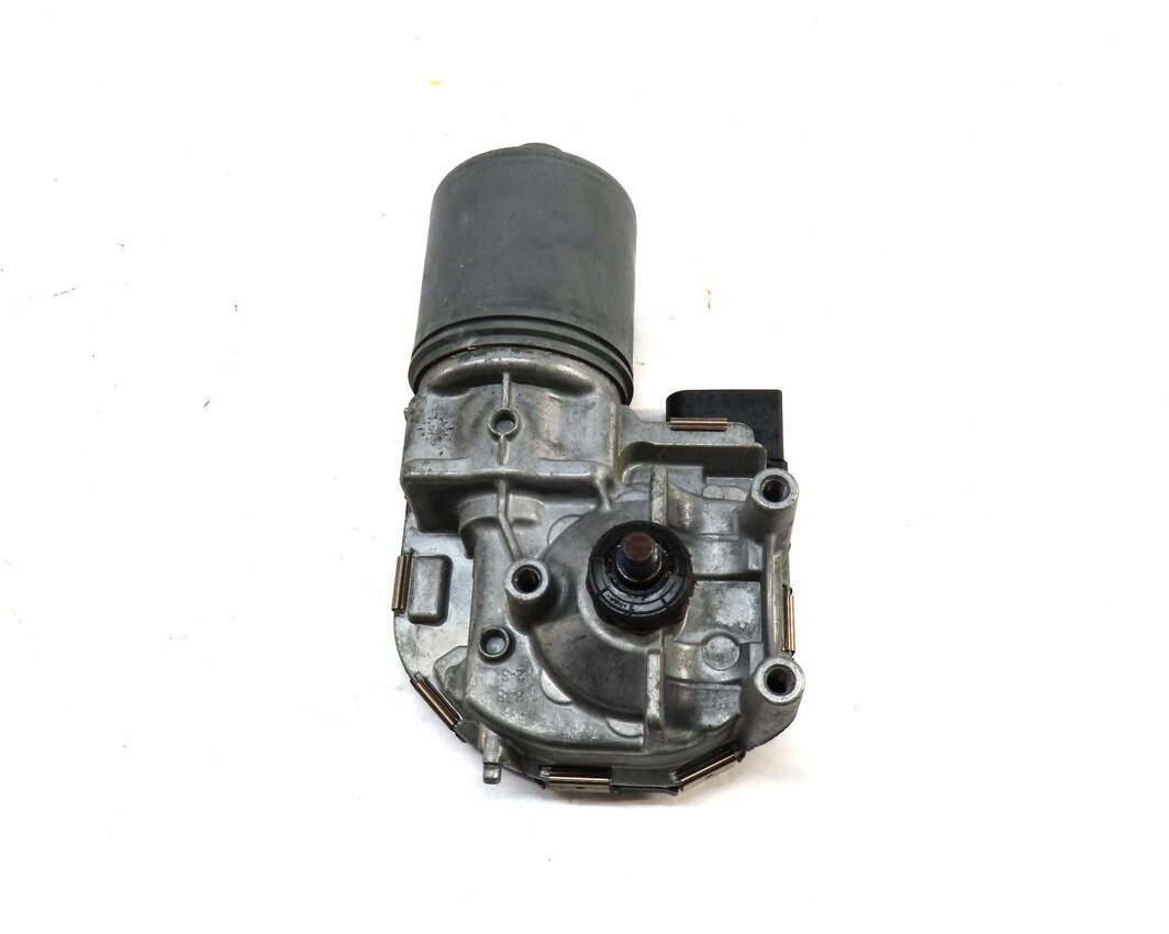 2017-2019 AUDI A4 ALLROAD (B9 8W) FRONT WINDSHIELD WIPER MOTOR