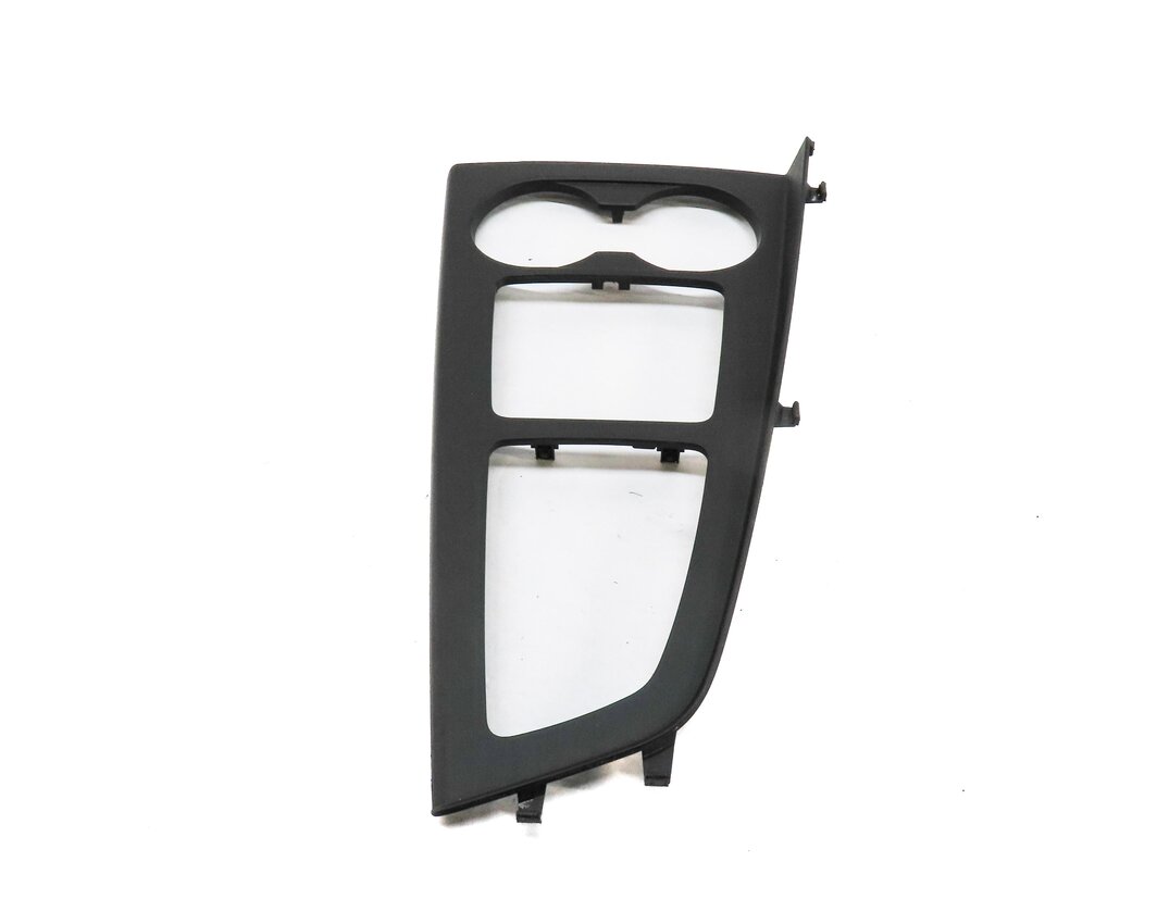 Thumbnail 2: 2017 AUDI A4 (B9 8W) FRONT CENTER CONSOLE TRIM PANEL (BLACK)