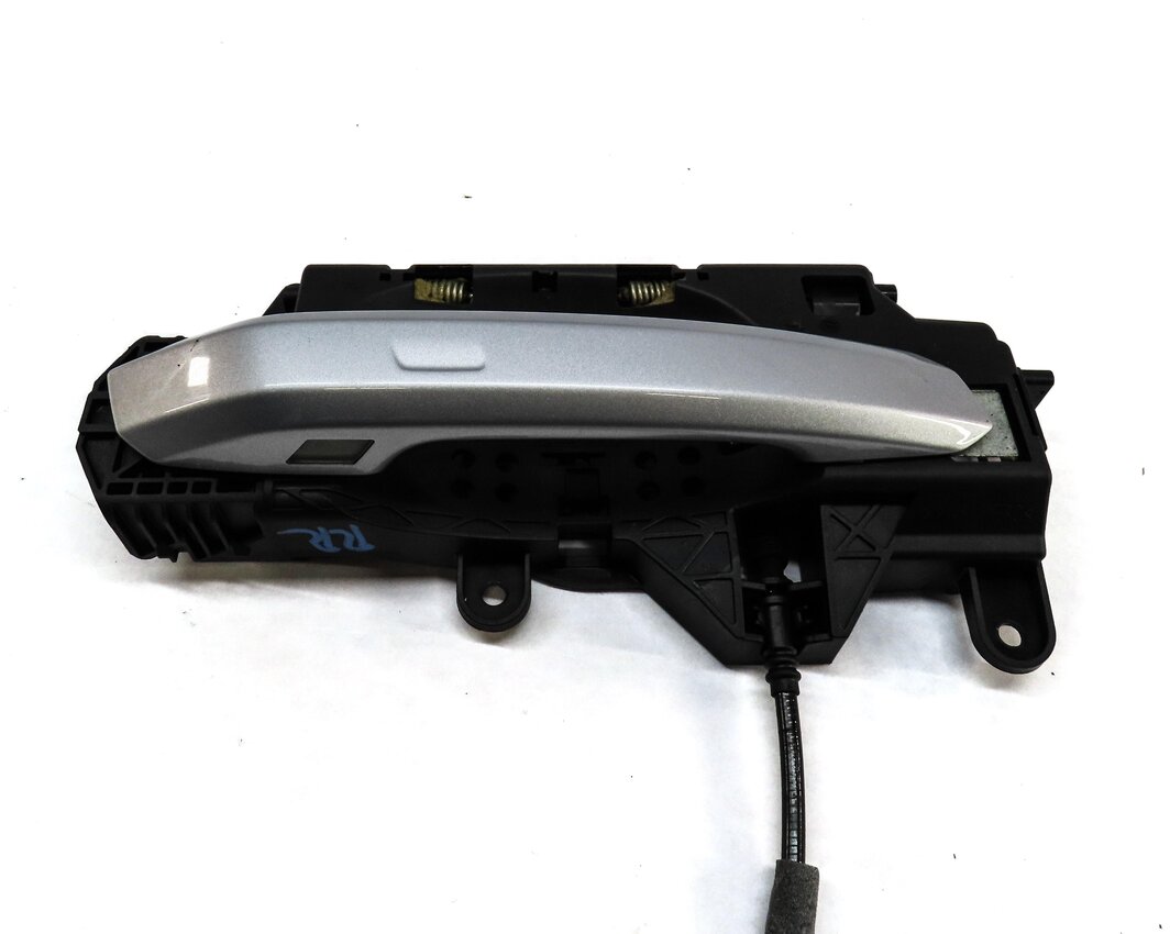Thumbnail 3: 2017-2021 AUDI ALLROAD A4 A5 S5 (B9 8W F5) REAR RIGHT DOOR HANDLE (SILVER L5)