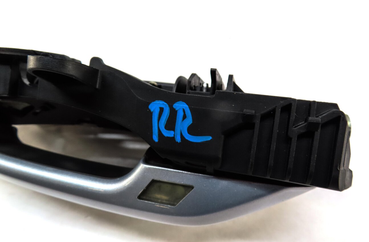 Thumbnail 5: 2017-2021 AUDI ALLROAD A4 A5 S5 (B9 8W F5) REAR RIGHT DOOR HANDLE (SILVER L5)