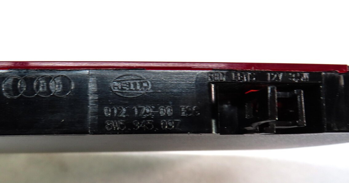 Thumbnail 5: 2017 AUDI A4 (B9 8W) REAR 3rd THIRD BRAKE LIGHT LAMP