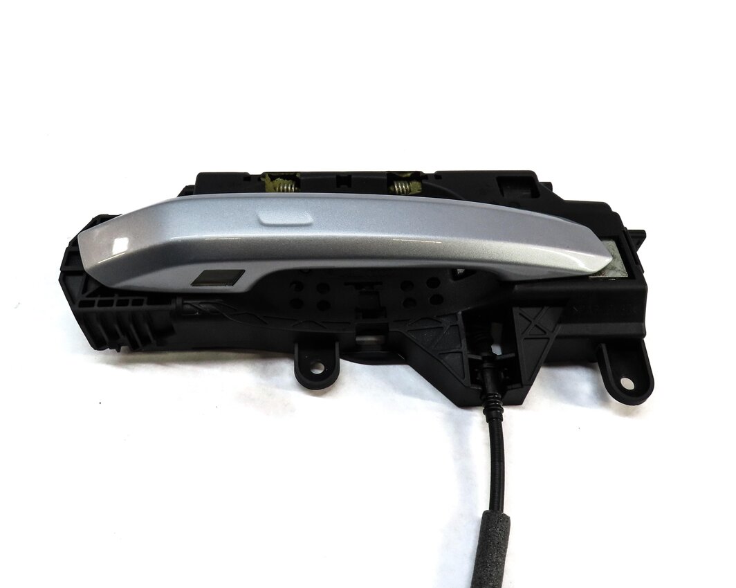 Thumbnail 3: 17-21 AUDI A4 A5 S5 (B9 8WS 8W F5) RIGHT FRONT DOOR PASSENGER HANDLE (SILVER)