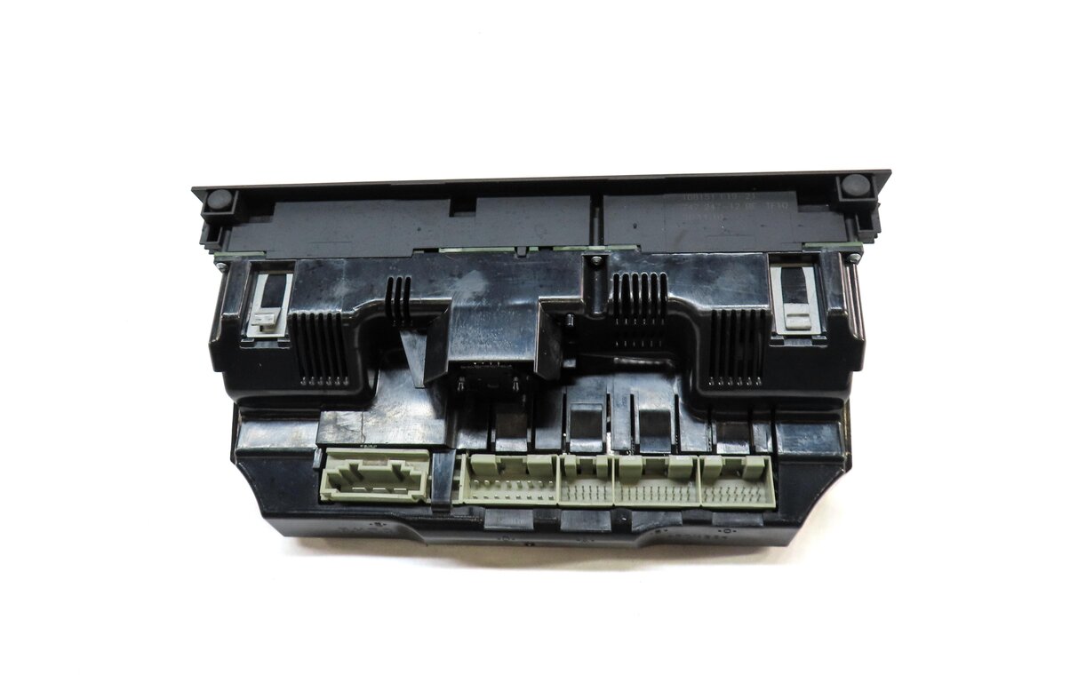 Thumbnail 4: 2011 AUDI Q7 (4L) FRONT HEATR A/C TEMPERATURE CLIMATE CONTROL PANEL
