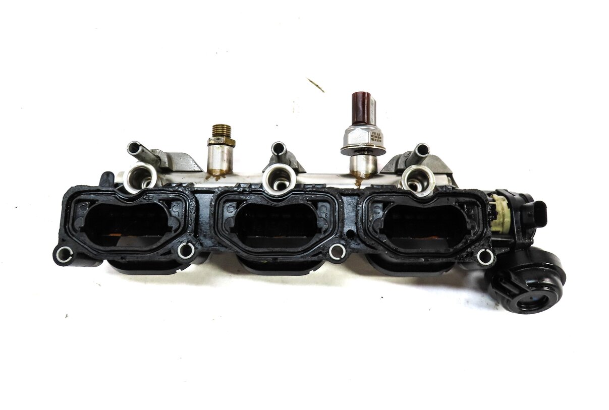 Thumbnail 4: 2011 AUDI Q7 (4L) 30L CJWC SUPERCHARGED LEFT LOWER INTAK MANIFOLD DIFFUSER RAIL