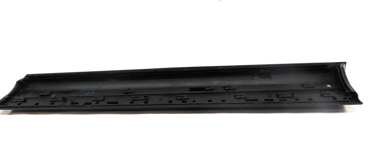 Thumbnail 5: 10-15 AUDI Q7 (4L) FRONT LEFT DRIVER DOOR RUNNER TRIM PANEL MOULDING (BLACK)