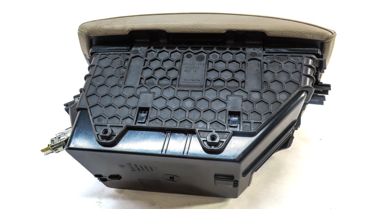 Thumbnail 5: 08-14 BMW X5 X6 (E70 E71 E72) FRONT CENTER CONSOLE ARMREST COMPARTMENT (OYSTER)