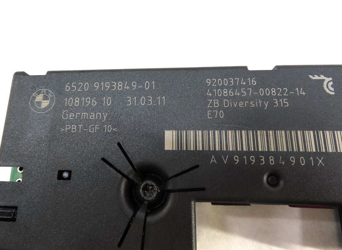 Thumbnail 4: 2012 BMW X5 (E70) RADIO STEREO DIVERSITY ANTENNA CONTROL MODULE