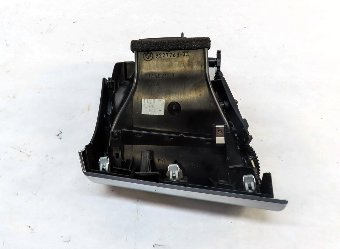 Thumbnail 4: 2012 BMW X5 (E70) FRONT RIGHT PASSENGER OUTER DASH HEATER A/C AIR VENT