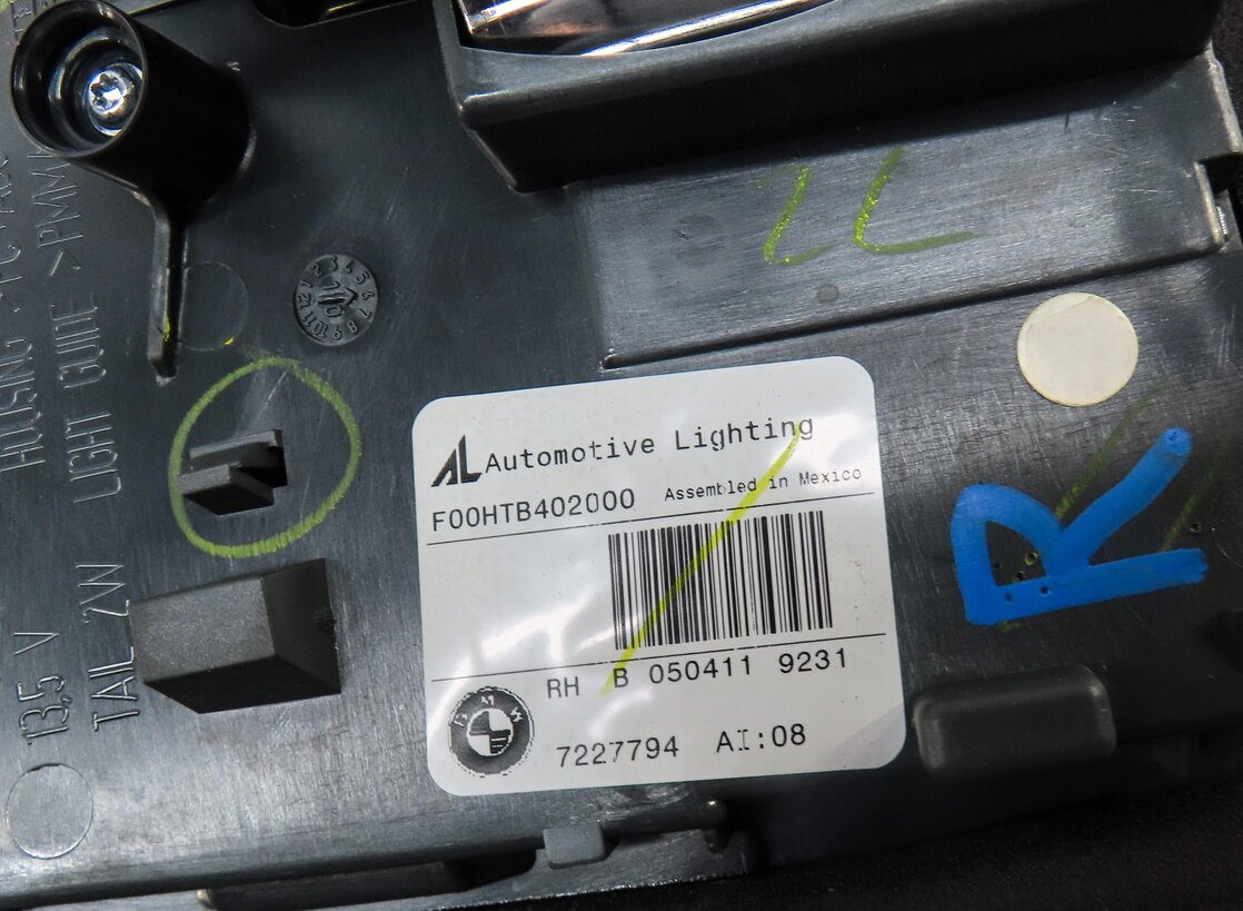 Thumbnail 6: 11-13 BMW X5 X5M (E70) RIGHT PASSENGER INNER TAILLIGHT LIGHT LAMP (INCANDESCENT)