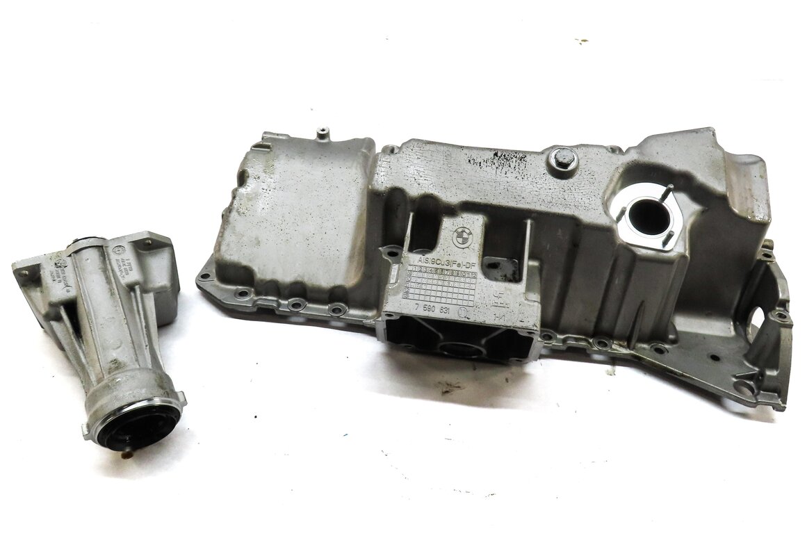 Thumbnail 2: 11-14 BMW X5 X6 (E70 E71) 3.0L N55 TURBO ENGINE OIL PAN w/ OUTPUT AXLE FLANGE