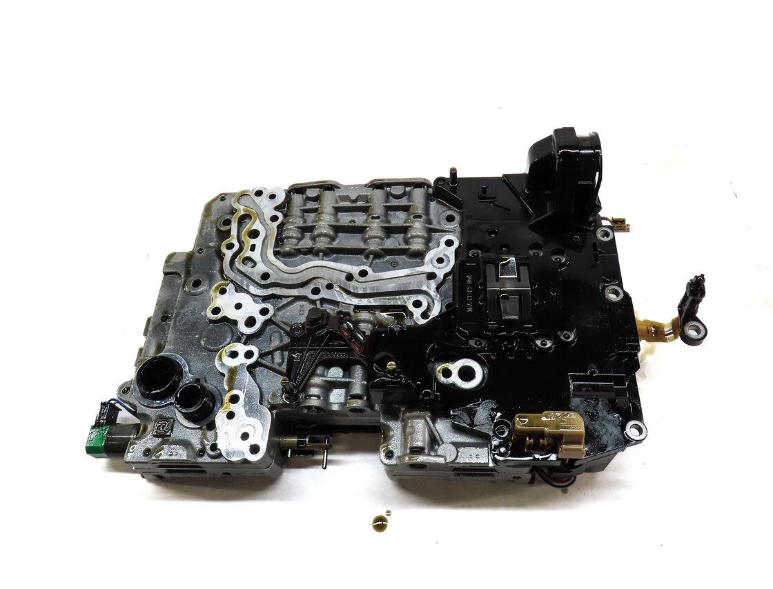Thumbnail 2: 14-18 BMW 328i 428i X3 X4 F25 F30 F32 8HP-45 AWD AUTO TRANSMISSION VALVE BODY